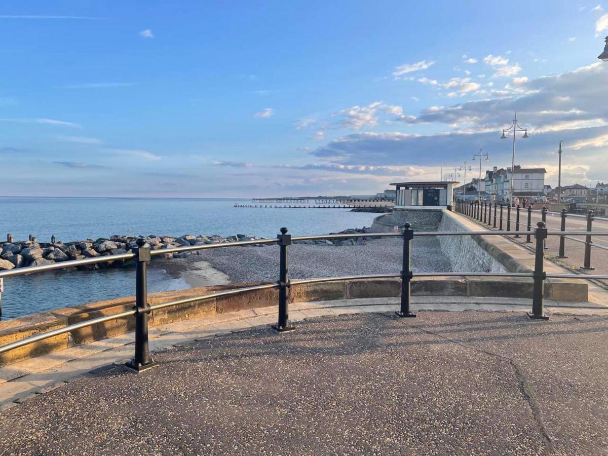 The Beach House Lowestoft Exterior photo